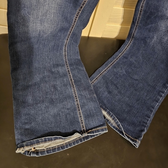 Ladies Aerpostole boot cut jeans - Picture 3 of 7